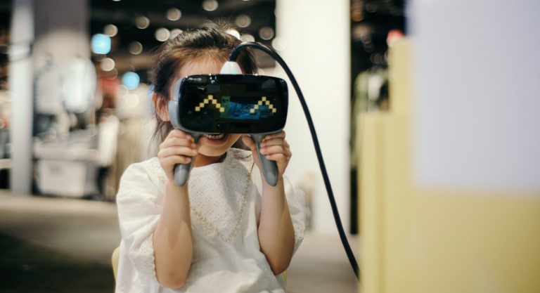 Lenovo Peru And Crack The Code Sponsor Educational Vr Competition For Kids