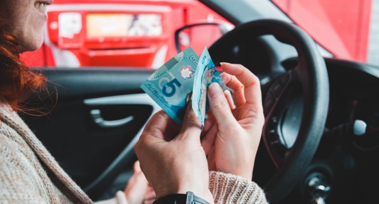 Colombian Loan Sharks Beware! R5 Connects Cars To Credit For Informal Workers