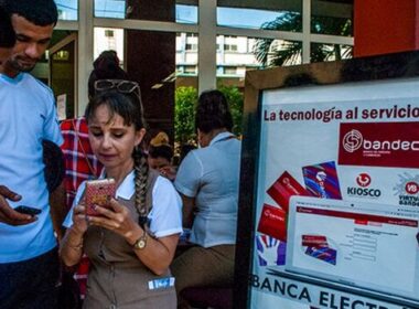 Bandec Presenta En Cuba Nuevas Tarjetas Prepago En Dólares Para Nacionales Y Extranjeros
