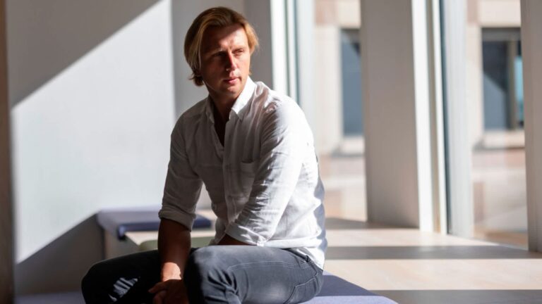 Investor Trims Revolut's Valuation By $5 Billion Amid Uk Banking License Delays